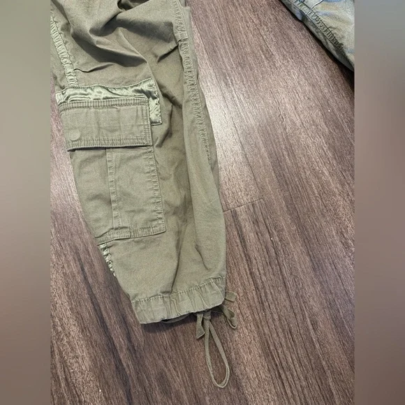 Abercrombie cargos - Picture 2 of 4